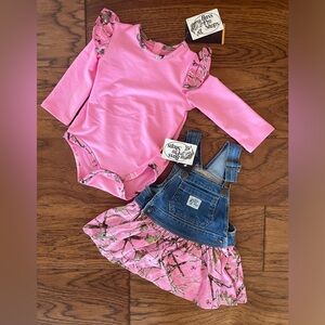 Bass Pro Shops Pink camouflage Baby Onesie set
